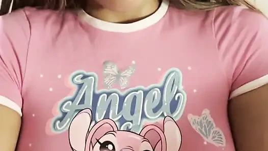 Einen eingeölten rosa schönen schwanz streicheln