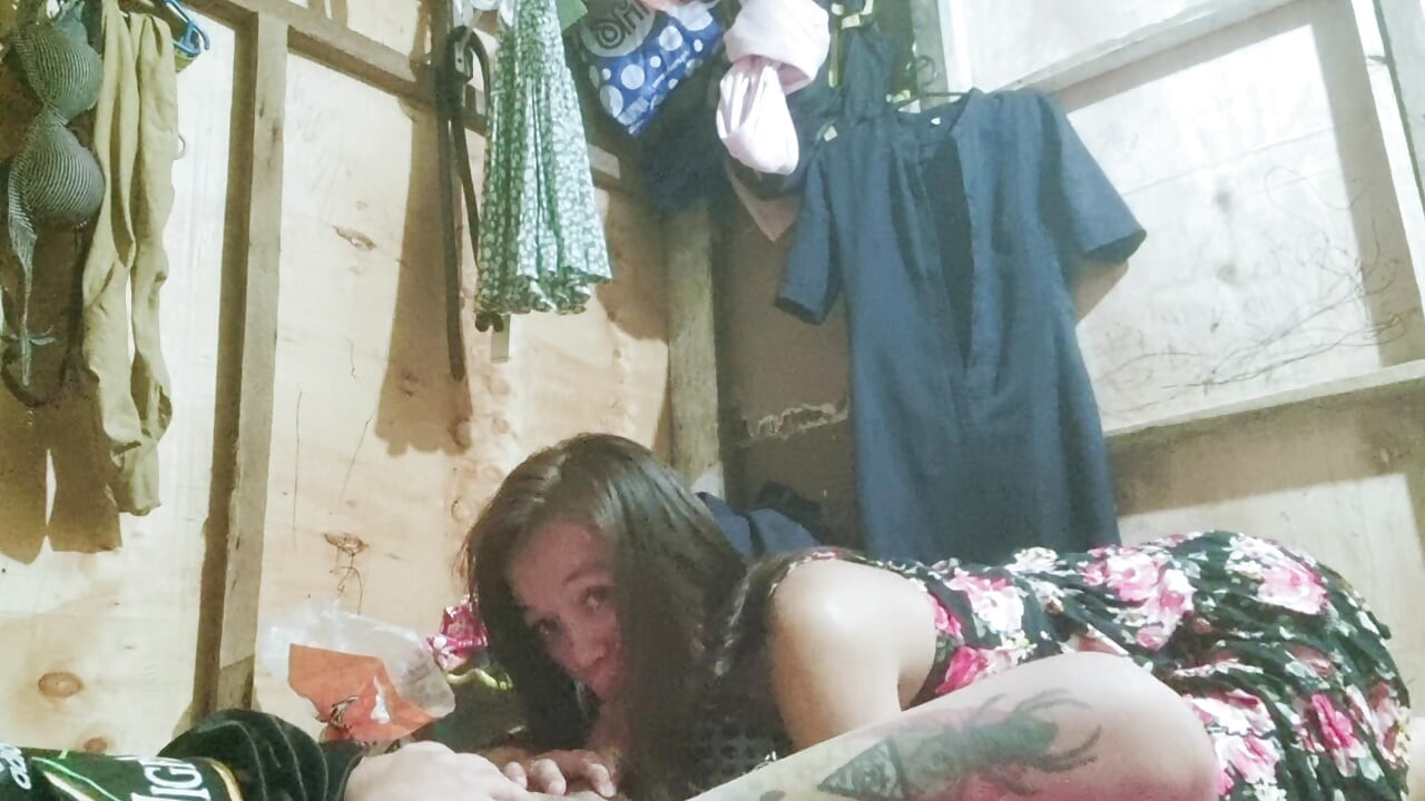 Filipina wife share pussy with her college friend