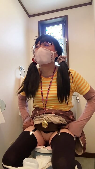 No. 221 Taking a Walk with My Pee and Pad off, Exposing My Pussy