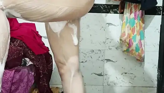 Priya bhabi heiße körpershow