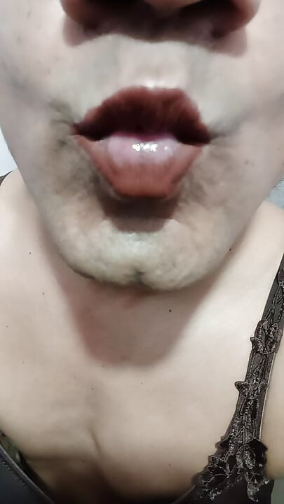 Gi meg svart kuk for slurvete blowjob