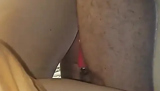 Alles in ihrem Arsch und dann bringe ich sie mit meiner Zunge zum Kommen