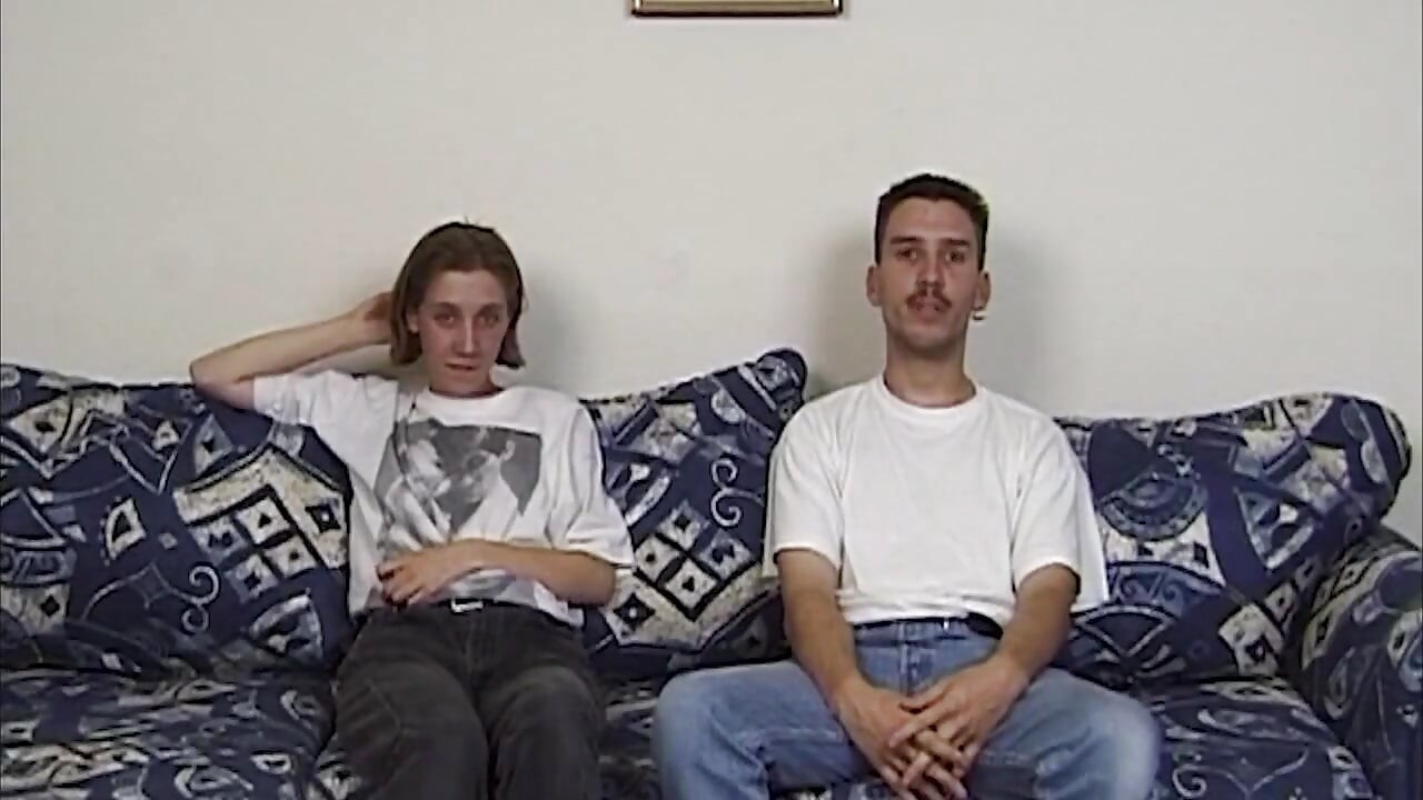 Reife brünette MILF wird geleckt und lutscht dann schwanz