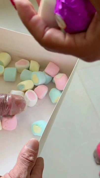 Khoảnh khắc phải chia sẻ từ "Con cu to như một món quà cho Ngày bạn bí mật cho hàng xóm của tôi và con đĩ gợi cảm ăn tất cả"