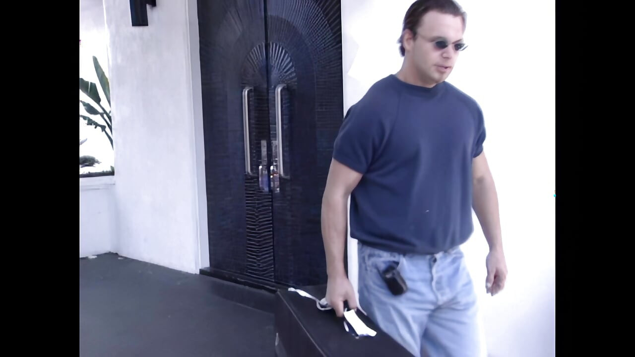 Keinginan seksual panas seorang pelacur muda yang panas mencari orgasme