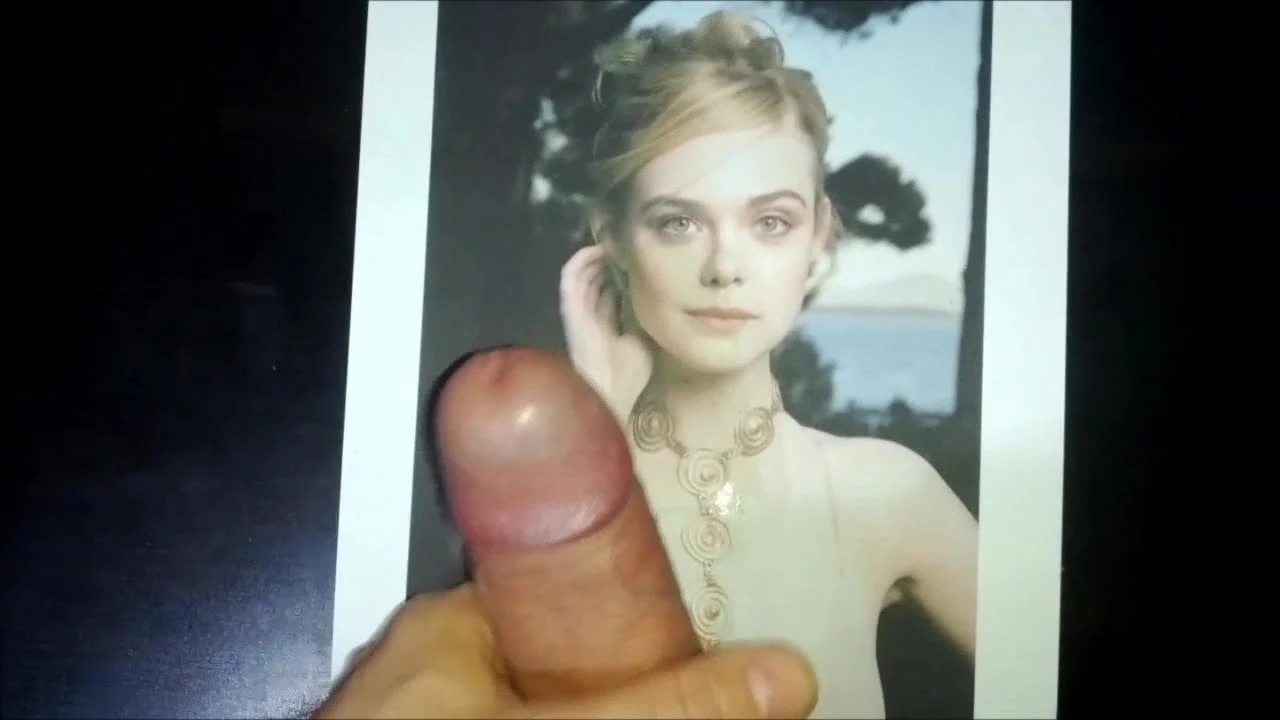 Elle Fanning sperma eerbetoon #3