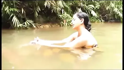 Шри-ланкийская актриса Heli Bandara, горячее видео