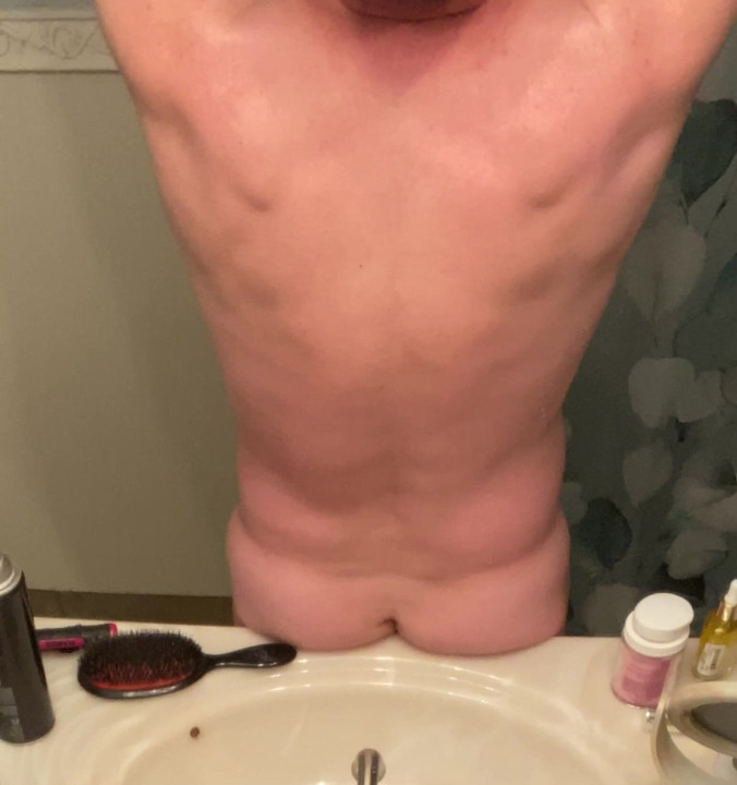 Working on my back nude
