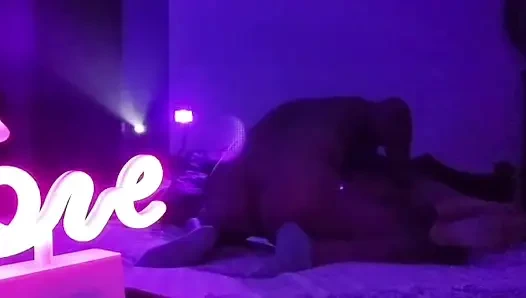 Даже Дональд хотел бы получить свои руки на эту богатую и сочная даму