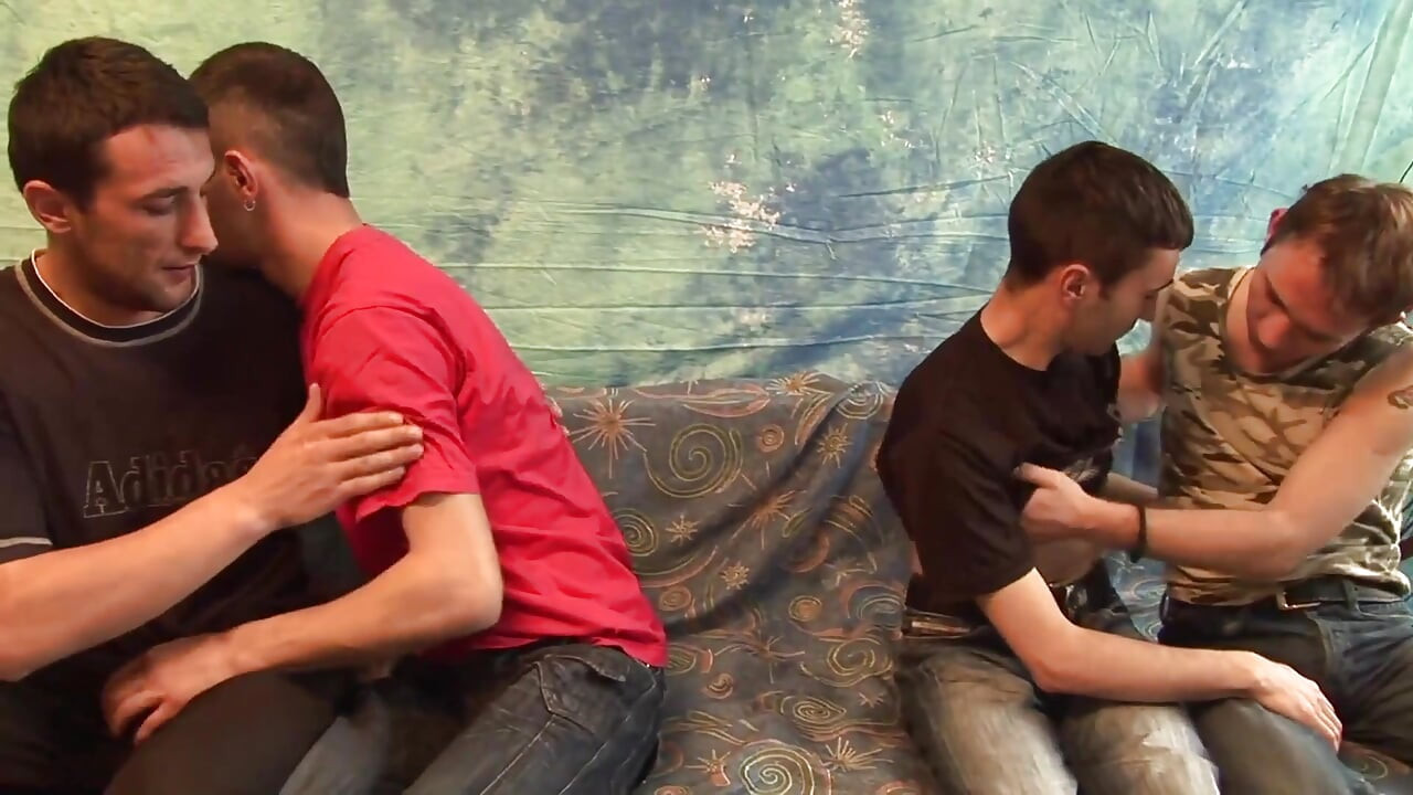 Gay for Pleasure - I love to be used in a 4some with my boyz