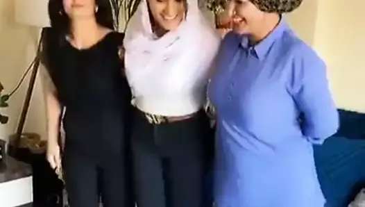 kurdish woman shaking tits
