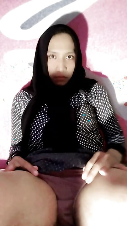 A Beautiful Hijab Is Coming Home From Her Wedding Dress