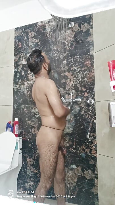 인도 경찰 부친의 배다른 아들 따먹기