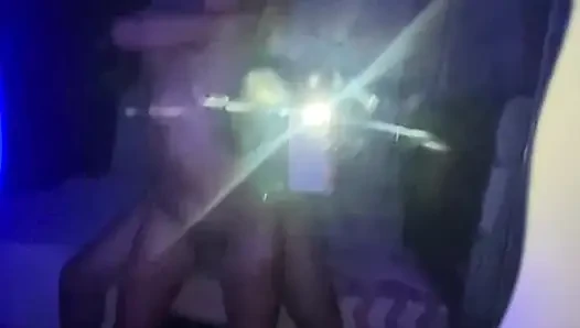 Açık bırakana kadar beni götten sikiyor