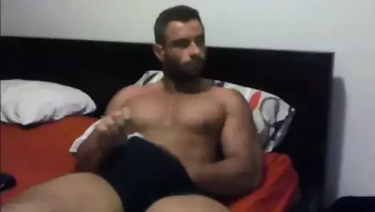 Str8 muscle daddy jerks and cums