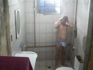 Vou Tomar Banho Quentinho 001