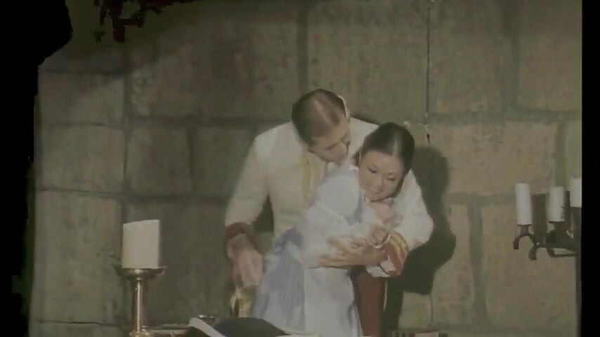 Pelayan itu mendapat pantatnya kacau oleh jenderal