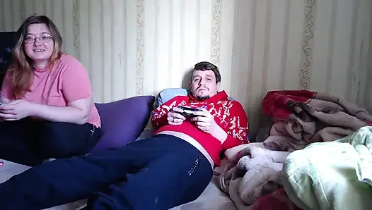 Apakah aku akan bisa menyelesaikan level pertama dari tantangan saudara tiriku yang super nakal ini?