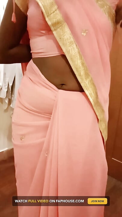 Desi tamil feleség, Renu nagy seggét és punciját ugratják a Saree Post-hotelben - Cuck filmek! Indianhotwifex
