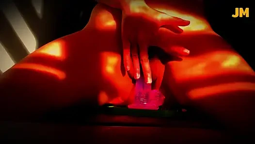 Oun Nin seks yapıyor yarakla oynuyor ve vajinasına sokuyor - çok cinsel hissediyor (07 Nisan 2026)