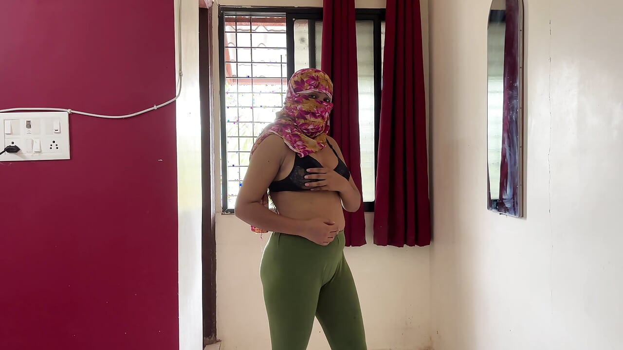 Ghar Per StepSister Akeli Thi Toh Maine Kar Liya - Pyaasi Hema