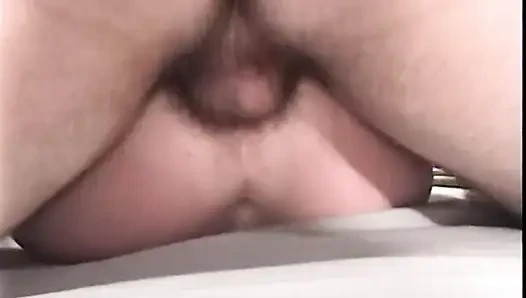 Olgun orta yaşlı seksi kadın derin parmaklanıyor ve sert sikiliyor