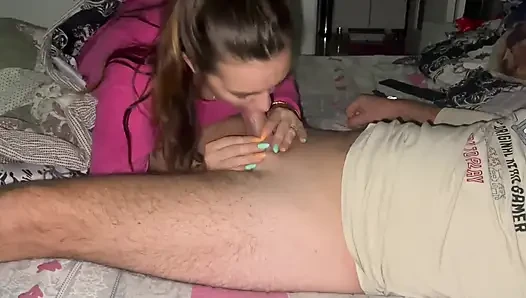 Sabah saksosu ve ağzına boşalma. Deepthroat