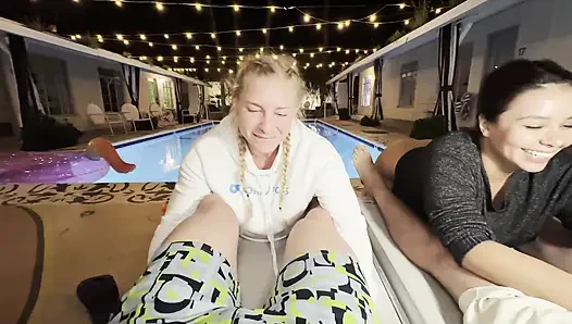 Otel havuzu tarafı x yan oral seks