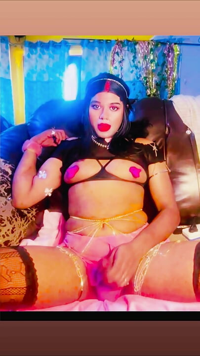 II Princesa Zorra Rosa Parte 1 II Montando un dildo enorme II Lamiendo el dildo sucio II Garganta profunda II Dirty talk intenso II Juego en solitario duro