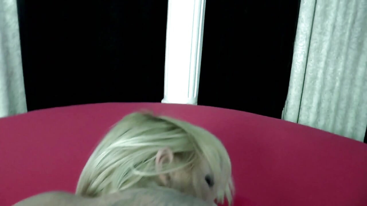 큰 엉덩이에 따먹히는 사랑스러운 거유