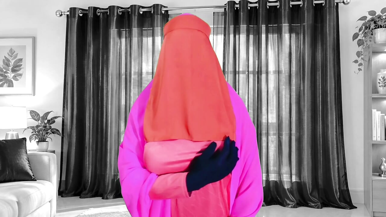 Masturbation and dirty talk by a very beautiful Indian stepmother - clear Bangla audio