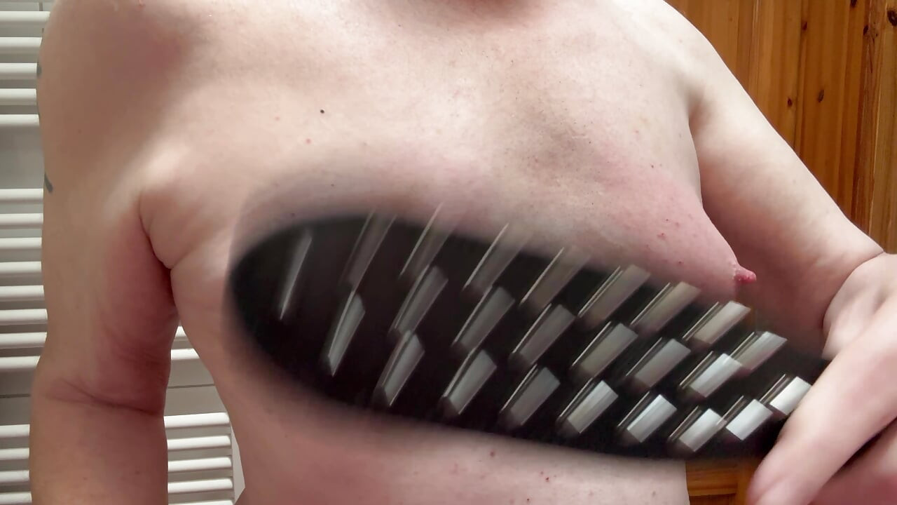 Slapping hard my Boobs Maenner Titten