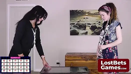 Напряжение стрип-памяти создает, как одежда начинает сходить