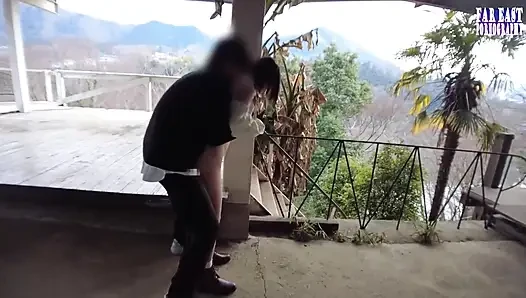 Wet-Mark блуждает, как она оставляет мерцающий шаловливый след там, где она обнажает себя 2/3