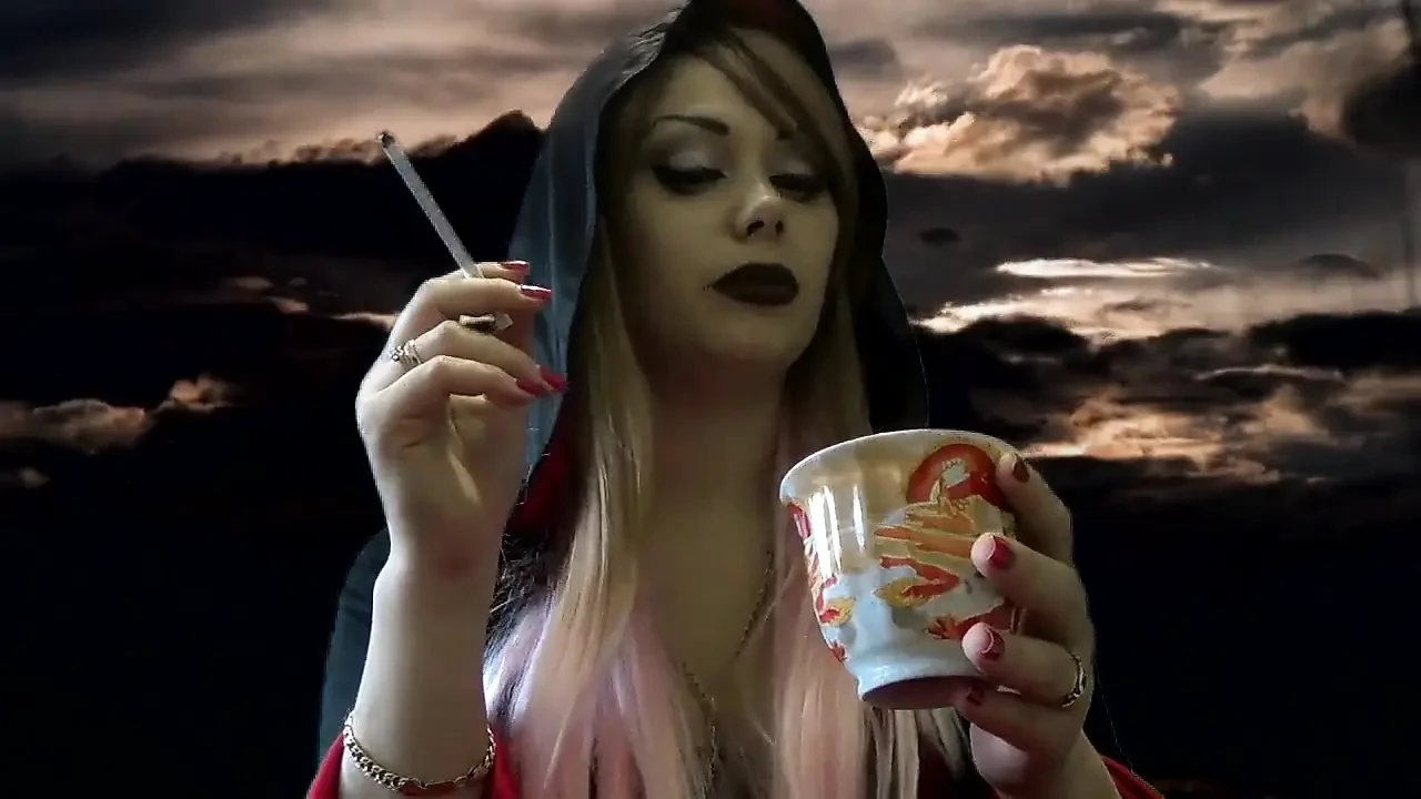 Evil Giantess vampire will do a little bit more holes in your tiny body