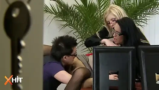 Sensual Pussy Licking Compilation with Amabella and Friends