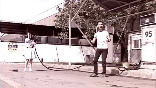 В большой анал проникла сексуальная блондинка с большими сиськами