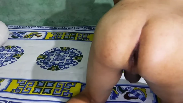 Fingering and playing with ass