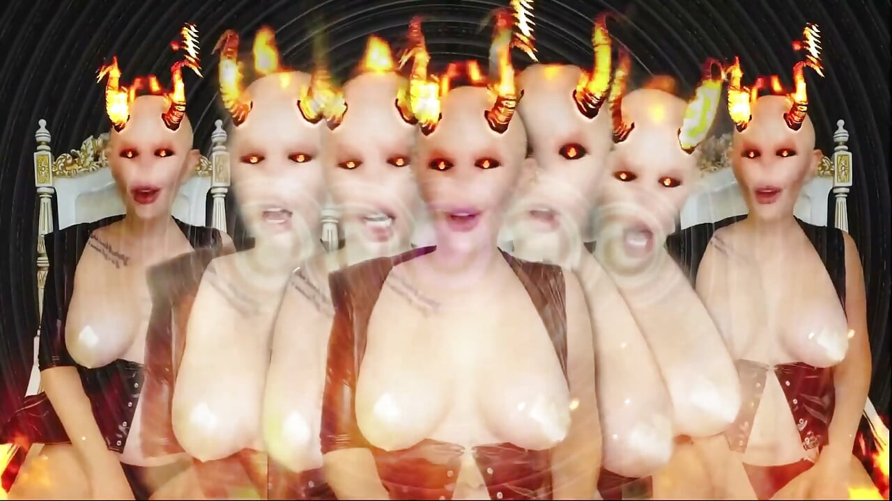 ¡Soy tu lujuriosa nueva religión y nuevo DIOS oscuro dentro de tu mente obediente débil!