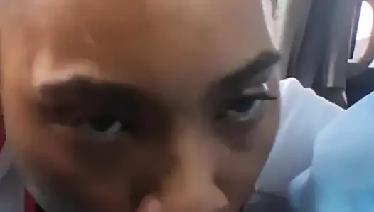 Cewek mungil kulit hitam disumpal sama besar pria kulit putih