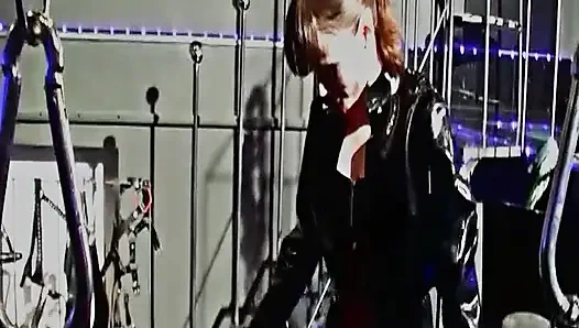 Неприятная холодная вода для резинового рабов