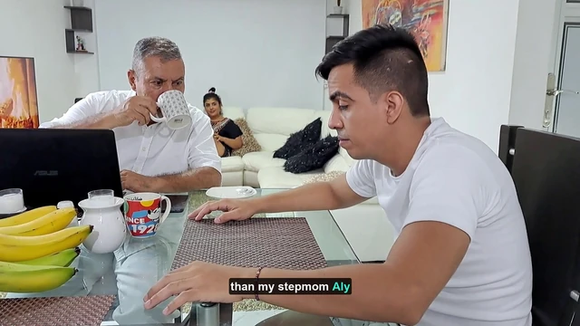 I fill my stepmother's face with cum, this bitch loves that I eat her pussy