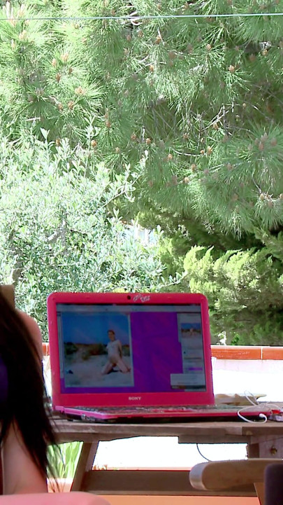 Amadea Emily: Entrevista Sexy em Vídeo com Amadea Emily