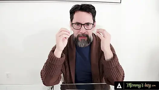 Mommy's Boy - массивные сиськи грудастой крошки вдохновляют на порно сценарий с жестким трахом сисек с камшотом