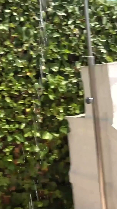 Das erste Mal Dreier im Pool in Mallorca | Clip 1