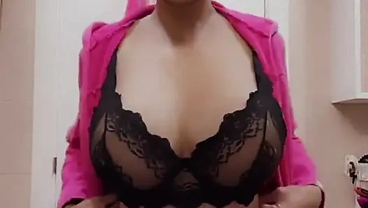 Bu dantelliyi gördün ve şimdiden kenara çektiğini hayal ettin, değil mi?