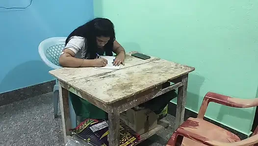 Guruku ngentot aku habis-habisan di kamarku waktu aku lagi baca buku