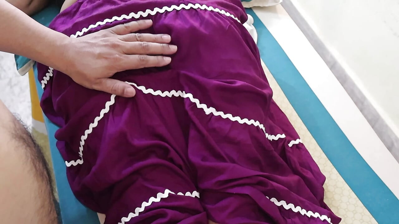 Casal indiano solteiro a foder em hindi desi
