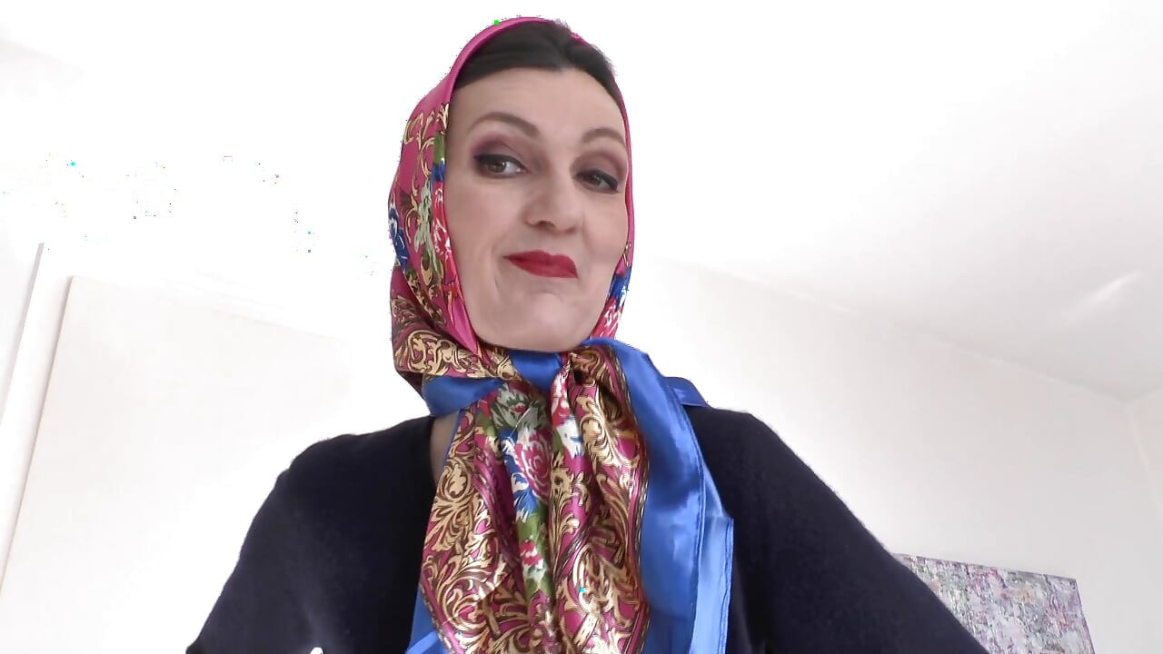 Satin Headcarf Fashion Show e Gozando em um lenço, JOI, Lady Victoria Valente