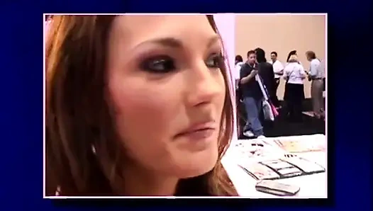 Güzel sarışın fussy pazarda büyük yarak emiyor